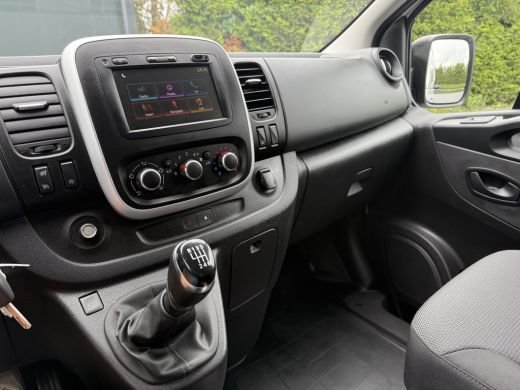 Renault Trafic 2.0 dCi 120 PK / L1H1 / 1e EIG. / 2x SCHUIFDEUR / TREKHAAK / AIRCO / CRUISE / NAVI ActivLease financial lease