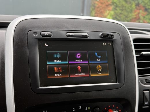 Renault Trafic 2.0 dCi 120 PK / L1H1 / 1e EIG. / 2x SCHUIFDEUR / TREKHAAK / AIRCO / CRUISE / NAVI ActivLease financial lease