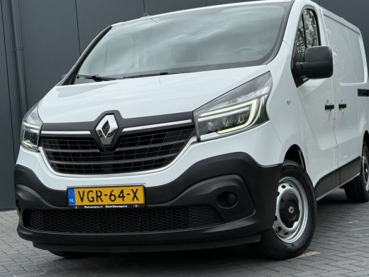 Renault Trafic 2.0 dCi 120 PK / L1H1 / 1e EIG. / 2x SCHUIFDEUR / TREKHAAK / AIRCO / CRUISE / NAVI ActivLease financial lease