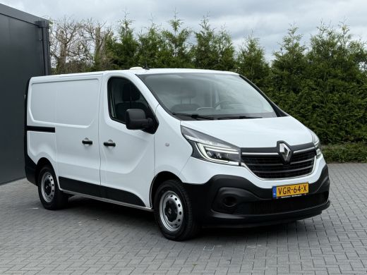 Renault Trafic 2.0 dCi 120 PK / L1H1 / 1e EIG. / 2x SCHUIFDEUR / TREKHAAK / AIRCO / CRUISE / NAVI ActivLease financial lease