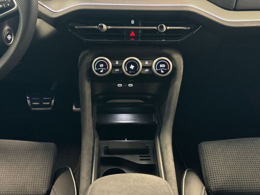 Skoda Kodiaq 1.5 TSI PHEV 204pk Sportline Business Trekhaak Wegklapbaar / Stoelverwarming /  Verwarmbare voorruit ActivLease financial lease