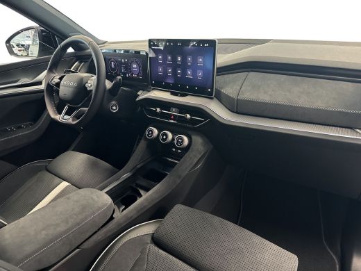 Skoda Kodiaq 1.5 TSI PHEV 204pk Sportline Business Trekhaak Wegklapbaar / Stoelverwarming /  Verwarmbare voorruit ActivLease financial lease