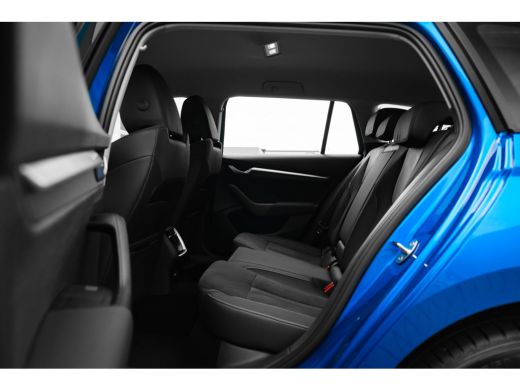 Skoda Octavia Combi Business Edition | Achteruitrijcamera | Chromen grille | Cruise control met speedlimiter ActivLease financial lease