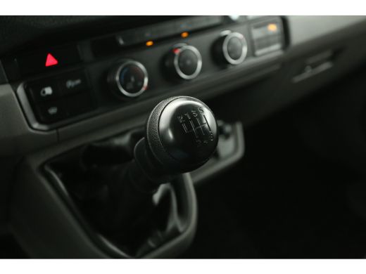 Volkswagen Crafter 30 2.0 TDI L3H3 | BPM VRIJ | Airco | Carplay | Cruise | 3-Zits | Parkeersens. | 17"LMV | Zonneklep ActivLease financial lease