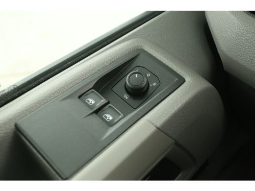 Volkswagen Crafter 30 2.0 TDI L3H3 | BPM VRIJ | Airco | Carplay | Cruise | 3-Zits | Parkeersens. | 17"LMV | Zonneklep ActivLease financial lease