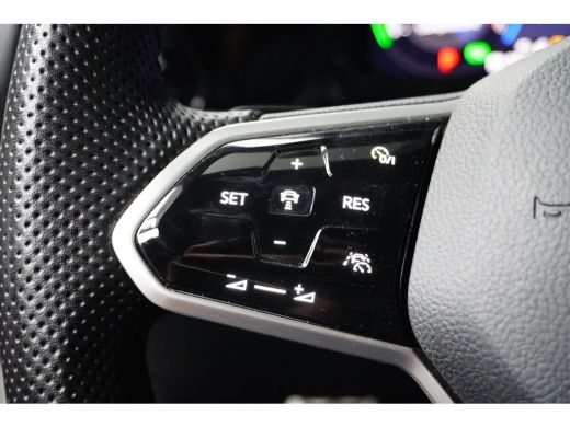 Volkswagen Golf 1.4 eHybrid GTE | LED mistlampen voor | Dodehoek detectie | Stuur en stoelverwarming | Navigatie ... ActivLease financial lease