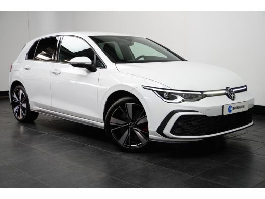 Volkswagen Golf 1.4 eHybrid GTE | LED mistlampen voor | Dodehoek detectie | Stuur en stoelverwarming | Navigatie ... ActivLease financial lease