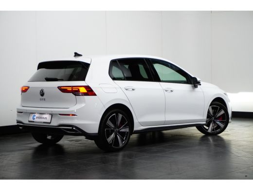 Volkswagen Golf 1.4 eHybrid GTE | LED mistlampen voor | Dodehoek detectie | Stuur en stoelverwarming | Navigatie ... ActivLease financial lease
