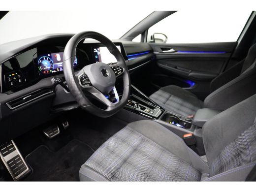 Volkswagen Golf 1.4 eHybrid GTE | LED mistlampen voor | Dodehoek detectie | Stuur en stoelverwarming | Navigatie ... ActivLease financial lease