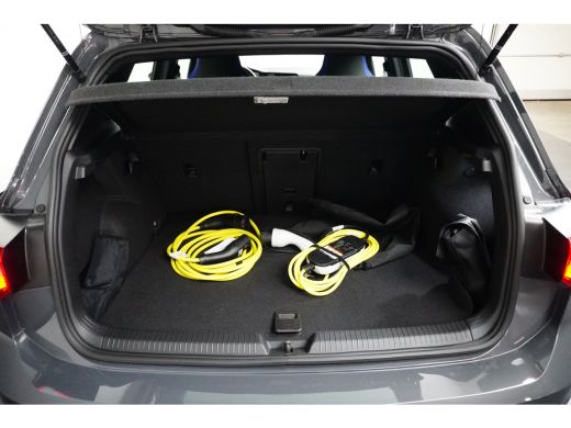 Volkswagen Golf 1.4 GTE 245PK Adap.Cruise |  Fabrieksnavigatie | Led | Stoel.Verw ActivLease financial lease