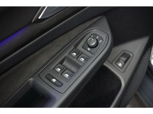 Volkswagen Golf 1.4 GTE 245PK Adap.Cruise |  Fabrieksnavigatie | Led | Stoel.Verw ActivLease financial lease