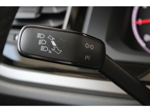 Volkswagen Polo 1.0 TSI R-Line Edition | Airco (automatisch) | Cruise control adaptief | Navigatiesysteem ActivLease financial lease