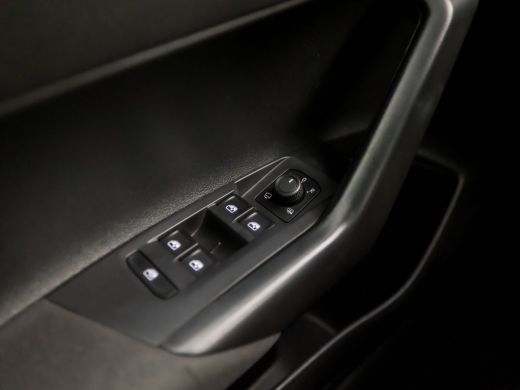 Volkswagen Polo 1.0 TSI Sportline Automaat (VIRTUAL COCKPIT, APPLE CARPLAY, KEYLESS, GROOT NAVI, CLIMATE, SPORTST... ActivLease financial lease