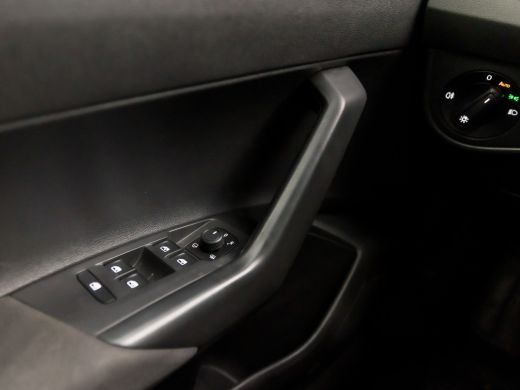 Volkswagen Polo 1.0 TSI Sportline Automaat (VIRTUAL COCKPIT, APPLE CARPLAY, KEYLESS, GROOT NAVI, CLIMATE, SPORTST... ActivLease financial lease