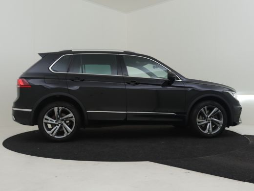Volkswagen Tiguan 1.4 TSI eHybrid R-Line Business+ Navigatie full map | Trekhaak | Achteruitrijcamera | 19"LMV ActivLease financial lease