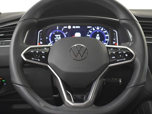 Volkswagen Tiguan 1.4 TSI eHybrid R-Line Business+ Navigatie full map | Trekhaak | Achteruitrijcamera | 19"LMV ActivLease financial lease