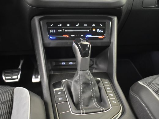 Volkswagen Tiguan 1.4 TSI eHybrid R-Line Business+ Navigatie full map | Trekhaak | Achteruitrijcamera | 19"LMV ActivLease financial lease