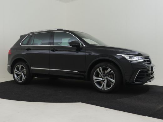 Volkswagen Tiguan 1.4 TSI eHybrid R-Line Business+ Navigatie full map | Trekhaak | Achteruitrijcamera | 19"LMV ActivLease financial lease