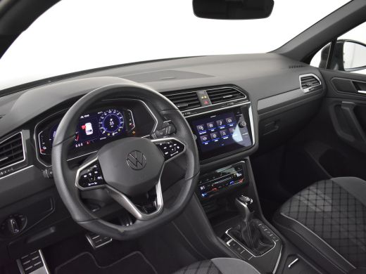 Volkswagen Tiguan 1.4 TSI eHybrid R-Line Business+ Navigatie full map | Trekhaak | Achteruitrijcamera | 19"LMV ActivLease financial lease