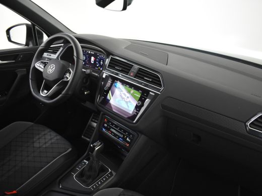 Volkswagen Tiguan 1.4 TSI eHybrid R-Line Business+ Navigatie full map | Trekhaak | Achteruitrijcamera | 19"LMV ActivLease financial lease