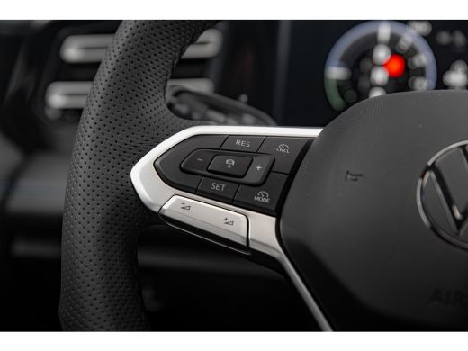 Volkswagen Tiguan R-Line Edition - eHybrid | 'App-Connect' draadloze smartphone integratie | Automatische afstandsr... ActivLease financial lease