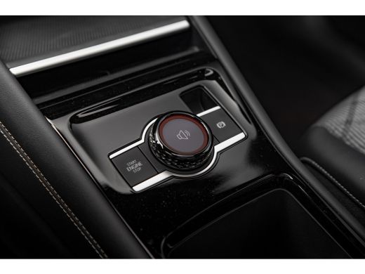 Volkswagen Tiguan R-Line Edition - eHybrid | 'App-Connect' draadloze smartphone integratie | Automatische afstandsr... ActivLease financial lease