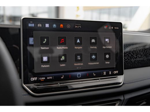 Volkswagen Tiguan R-Line Edition - eHybrid | 'App-Connect' draadloze smartphone integratie | Automatische afstandsr... ActivLease financial lease