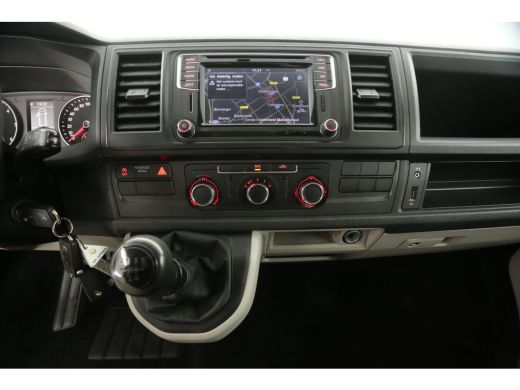 Volkswagen Transporter 2.0 TDI L2H1 Airco Cruise Carplay Navi Imperiaal PDC Elektrpakket ActivLease financial lease