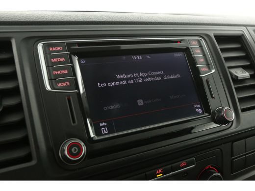 Volkswagen Transporter 2.0 TDI L2H1 Airco Cruise Carplay Navi Imperiaal PDC Elektrpakket ActivLease financial lease