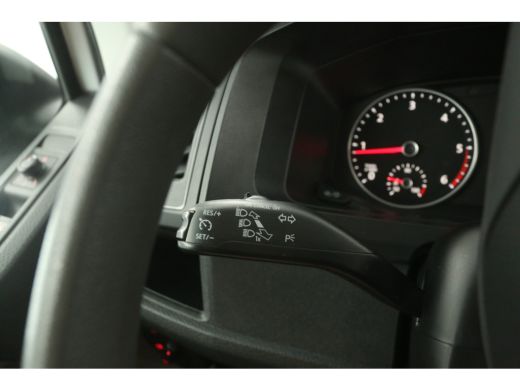 Volkswagen Transporter 2.0 TDI L2H1 Airco Cruise Carplay Navi Imperiaal PDC Elektrpakket ActivLease financial lease
