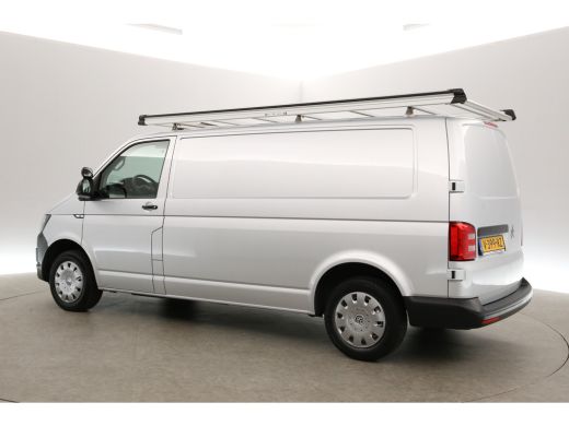 Volkswagen Transporter 2.0 TDI L2H1 Airco Cruise Carplay Navi Imperiaal PDC Elektrpakket ActivLease financial lease