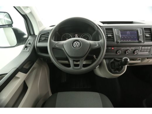 Volkswagen Transporter 2.0 TDI L2H1 Airco Cruise Carplay Navi Imperiaal PDC Elektrpakket ActivLease financial lease