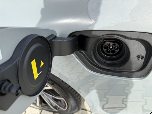 Volvo  V60 2.0 T6 Plug-in hybrid AWD Ultra Dark | Trekhaak | Stoel en stuurwiel verwarming | BLIS | Head-up ... ActivLease financial lease