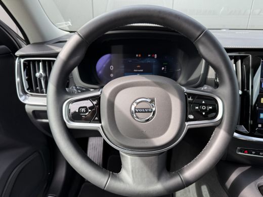 Volvo  V60 2.0 T6 Plug-in hybrid AWD Ultra Dark | Trekhaak | Stoel en stuurwiel verwarming | BLIS | Head-up ... ActivLease financial lease