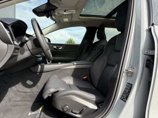 Volvo  V60 2.0 T6 Plug-in hybrid AWD Ultra Dark | Trekhaak | Stoel en stuurwiel verwarming | BLIS | Head-up ... ActivLease financial lease