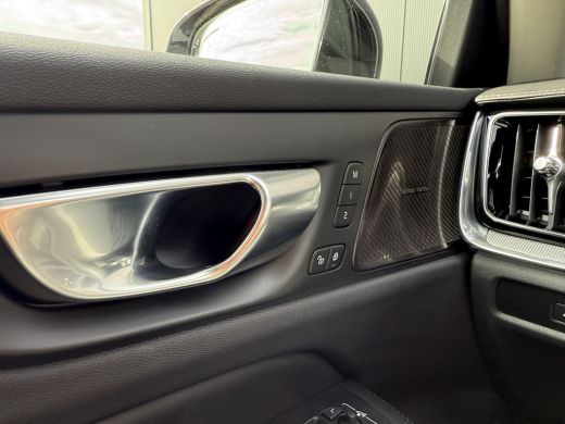 Volvo  V60 2.0 T6 Plug-in hybrid AWD Ultra Dark | Trekhaak | Stoel en stuurwiel verwarming | BLIS | Head-up ... ActivLease financial lease