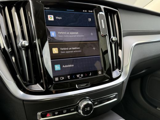 Volvo  V60 2.0 T6 Plug-in hybrid AWD Ultra Dark | Trekhaak | Stoel en stuurwiel verwarming | BLIS | Head-up ... ActivLease financial lease