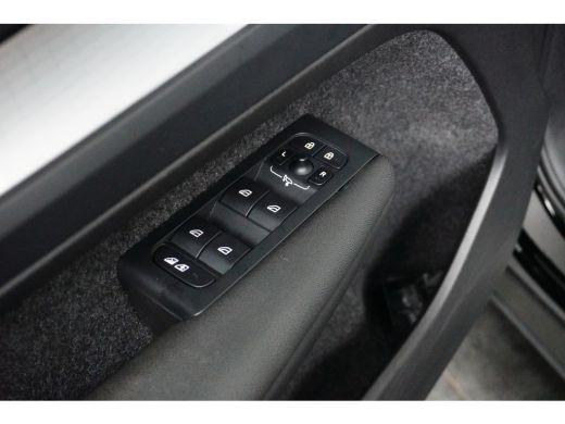 Volvo  XC40 1.5 T4 Recharge Core Bright | PDC + Camera | Adaptive Cruiscontrol | Elektrische Achterklep | 18 ... ActivLease financial lease