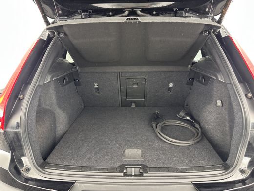 Volvo  XC40 Recharge P8 AWD R-Design [ 3-Fase ] (INCL-BTW) *DIGI-COCKPIT | FULL-LED | PREMIUM-AUDIO | TOP-VIE... ActivLease financial lease