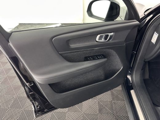 Volvo  XC40 Recharge P8 AWD R-Design [ 3-Fase ] (INCL-BTW) *DIGI-COCKPIT | FULL-LED | PREMIUM-AUDIO | TOP-VIE... ActivLease financial lease
