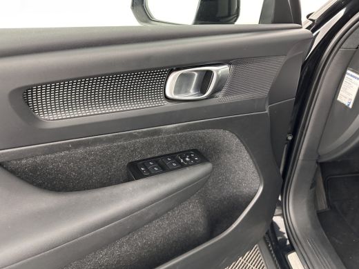 Volvo  XC40 Recharge P8 AWD R-Design [ 3-Fase ] (INCL-BTW) *DIGI-COCKPIT | FULL-LED | PREMIUM-AUDIO | TOP-VIE... ActivLease financial lease