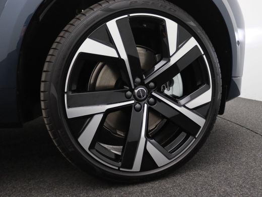 Volvo  XC60 2.0 T6 Plug-in hybrid AWD Plus Black Edition Facelift, Trekhaak inklapbaar, Panoramadak, 22" velg... ActivLease financial lease