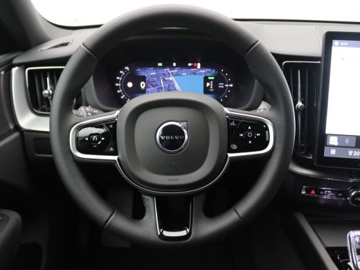 Volvo  XC60 2.0 T6 Plug-in hybrid AWD Plus Black Edition Facelift, Trekhaak inklapbaar, Panoramadak, 22" velg... ActivLease financial lease