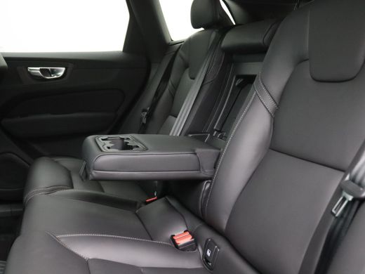 Volvo  XC60 2.0 T6 Plug-in hybrid AWD Plus Black Edition Facelift, Trekhaak inklapbaar, Panoramadak, 22" velg... ActivLease financial lease