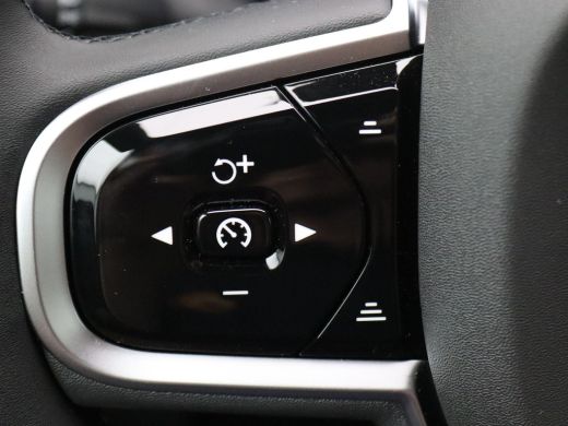 Volvo  XC60 2.0 T6 Plug-in hybrid AWD Plus Black Edition Facelift, Trekhaak inklapbaar, Panoramadak, 22" velg... ActivLease financial lease