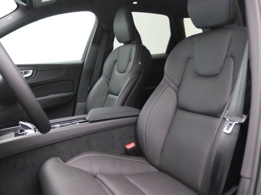 Volvo  XC60 2.0 T6 Plug-in hybrid AWD Plus Black Edition Facelift, Trekhaak inklapbaar, Panoramadak, 22" velg... ActivLease financial lease