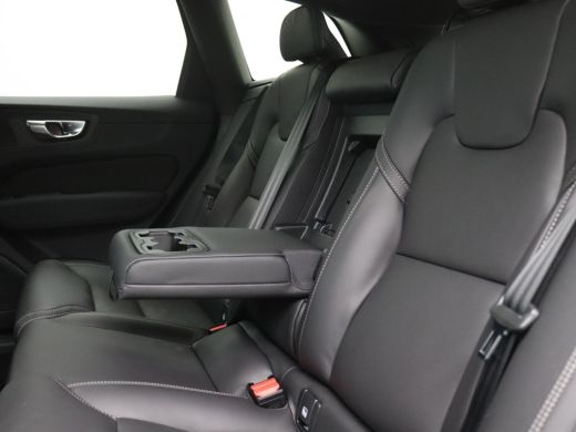 Volvo  XC60 2.0 T6 Plug-in hybrid AWD Plus Black Edition Facelift, Trekhaak inklapbaar, Panoramadak, 22" velg... ActivLease financial lease
