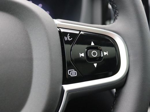 Volvo  XC60 2.0 T6 Plug-in hybrid AWD Plus Black Edition Facelift, Trekhaak inklapbaar, Panoramadak, 22" velg... ActivLease financial lease