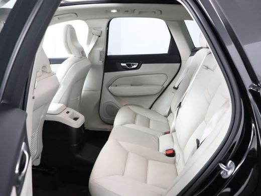 Volvo  XC60 2.0 T6 Plug-in hybrid AWD Plus Bright | Panoramisch schuif/kanteldak | Stoel & stuurwielverwarmin... ActivLease financial lease