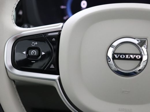 Volvo  XC60 2.0 T6 Plug-in hybrid AWD Plus Bright | Panoramisch schuif/kanteldak | Stoel & stuurwielverwarmin... ActivLease financial lease